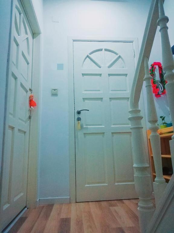 Cozy Rooms With Share The Bathroom And Kitchen Брюссель Екстер'єр фото